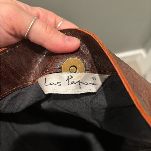 Brown leather button hand bag - Picture 3 of 3